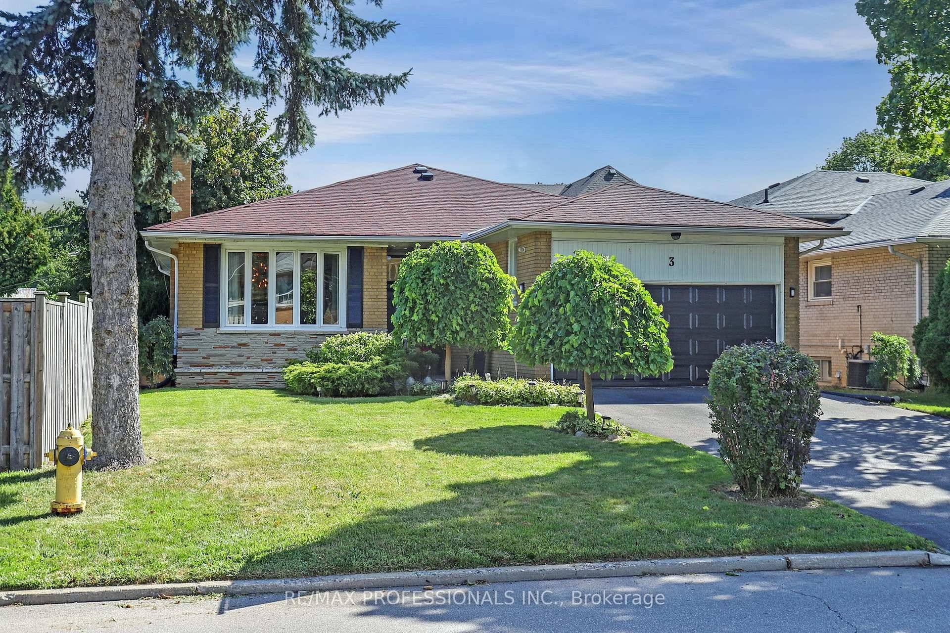 Wow ! ! Fantastic Opportunity To Move Into Richmond Gardens !