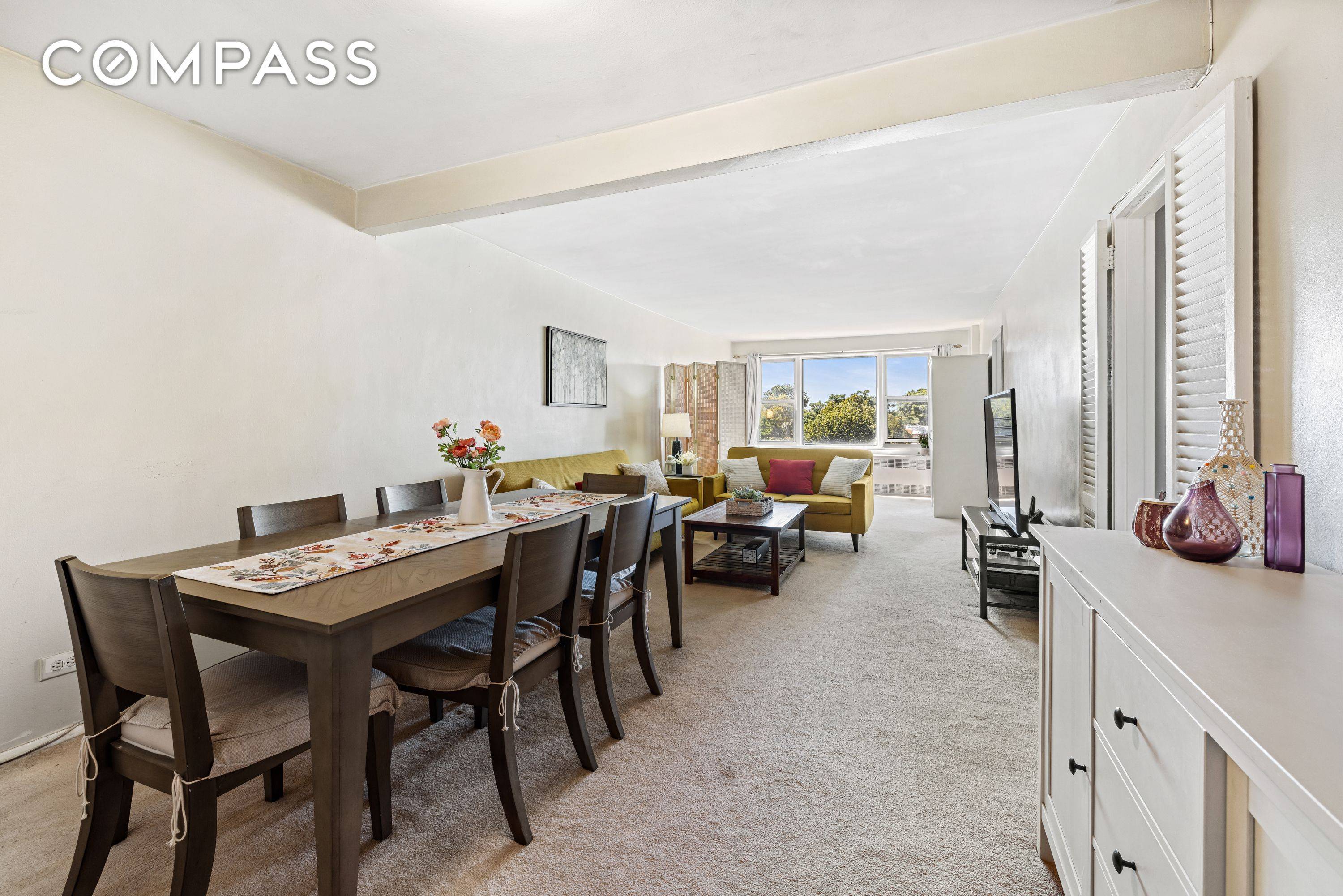 This lovely, spacious 2 bedroom coop apartment approx.