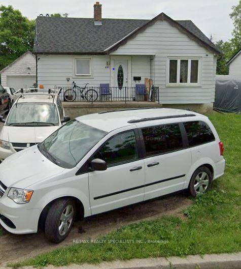 2 1 Bedroom Bungalow In Sought After Area !