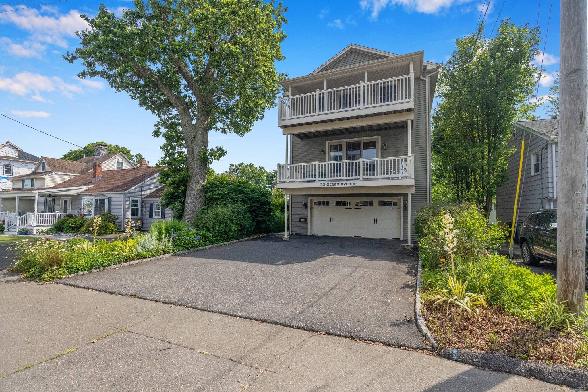 WILDEMERE BEACH LIVING ! Live the beach lifestyle with all the comforts of year round living just four houses from the sand and steps to everything vibrant Milford has to ...