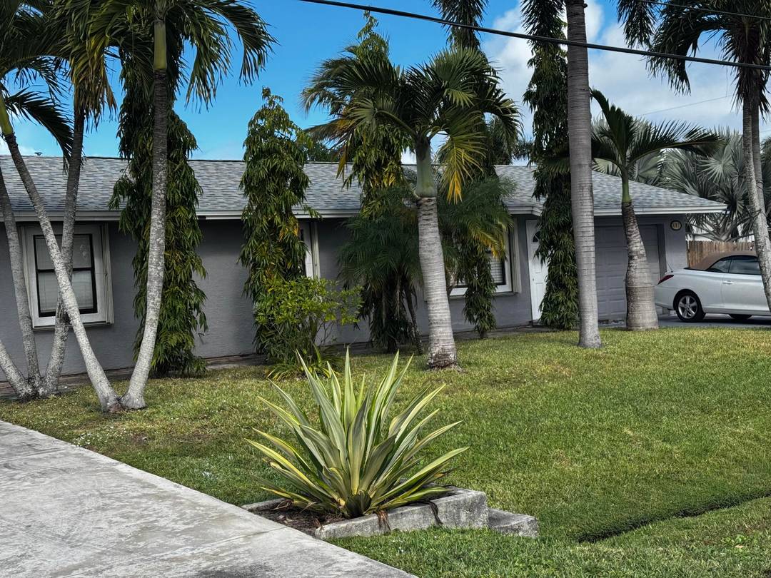 Need property ? Conveniently located near the FL Tpk and I 95 this 23, 750 SF property offers flexibility.