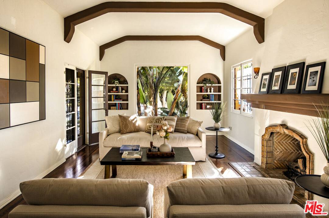 6427   Lindenhurst Ave 3BR Beverly Grove La