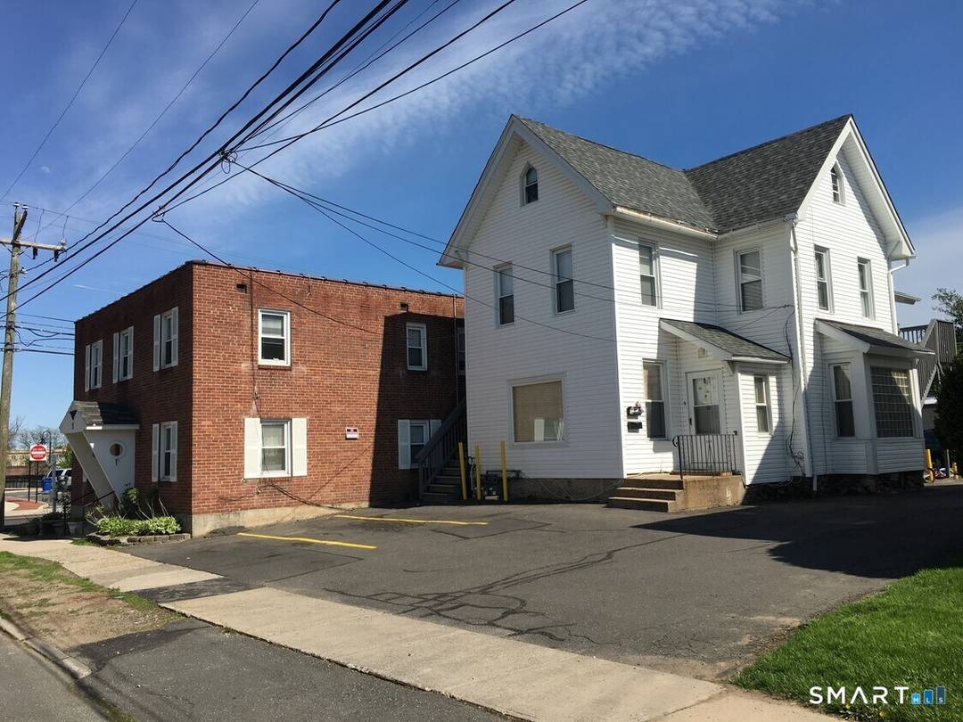 5 7 Upson St is a 10 unit multifamily offering an attractive opportunity to acquire scale at a strong basis in Bristol, CT.