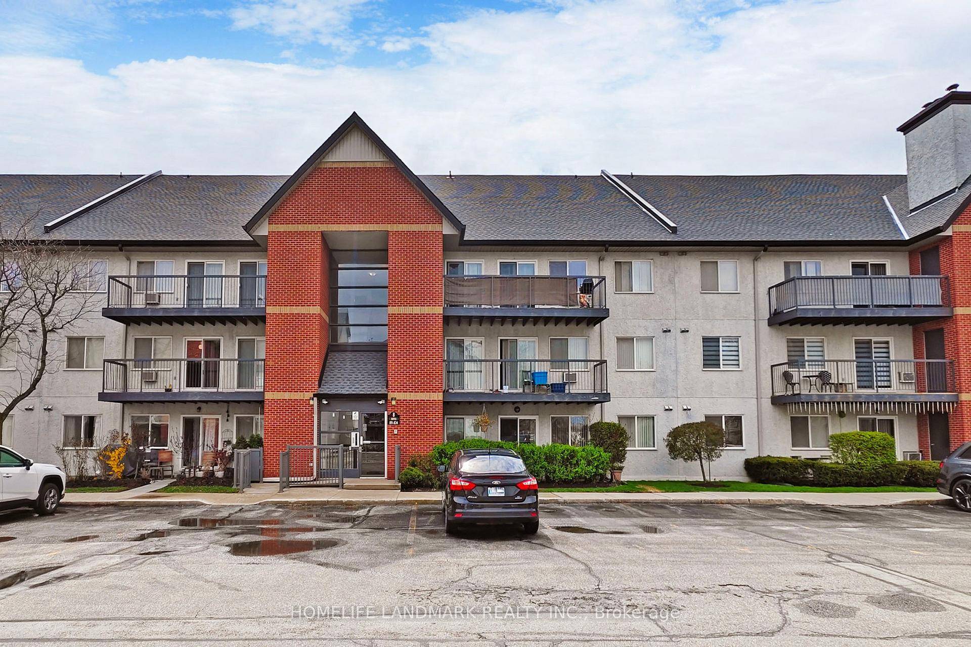 A must see ! welcome to this a beautifully updated 2 bedroom, 2 bathroom condo situated in the sought after Glen Abbey Village complex.
