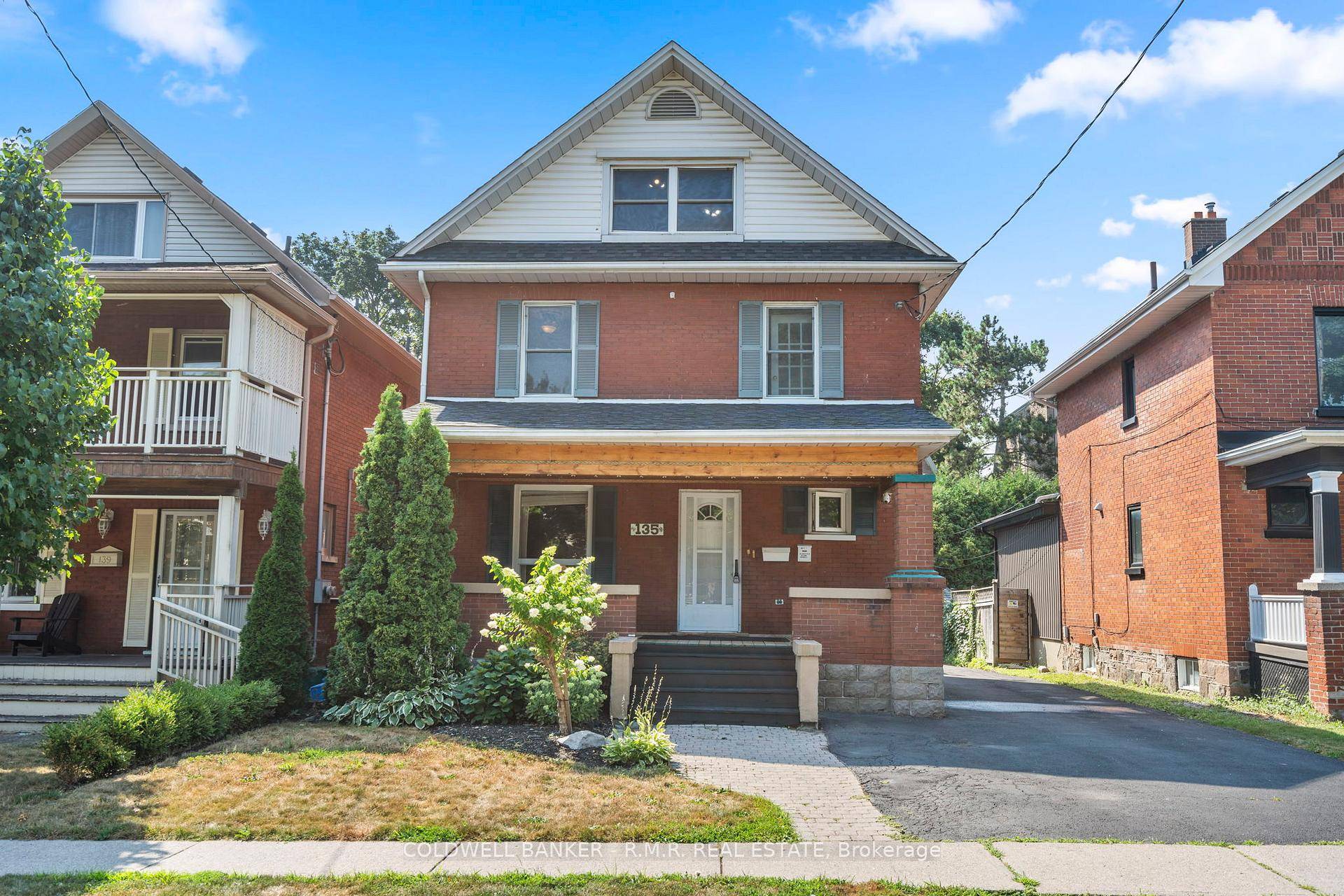 Welcome to this charming and versatile duplex in the heart of Oshawa !