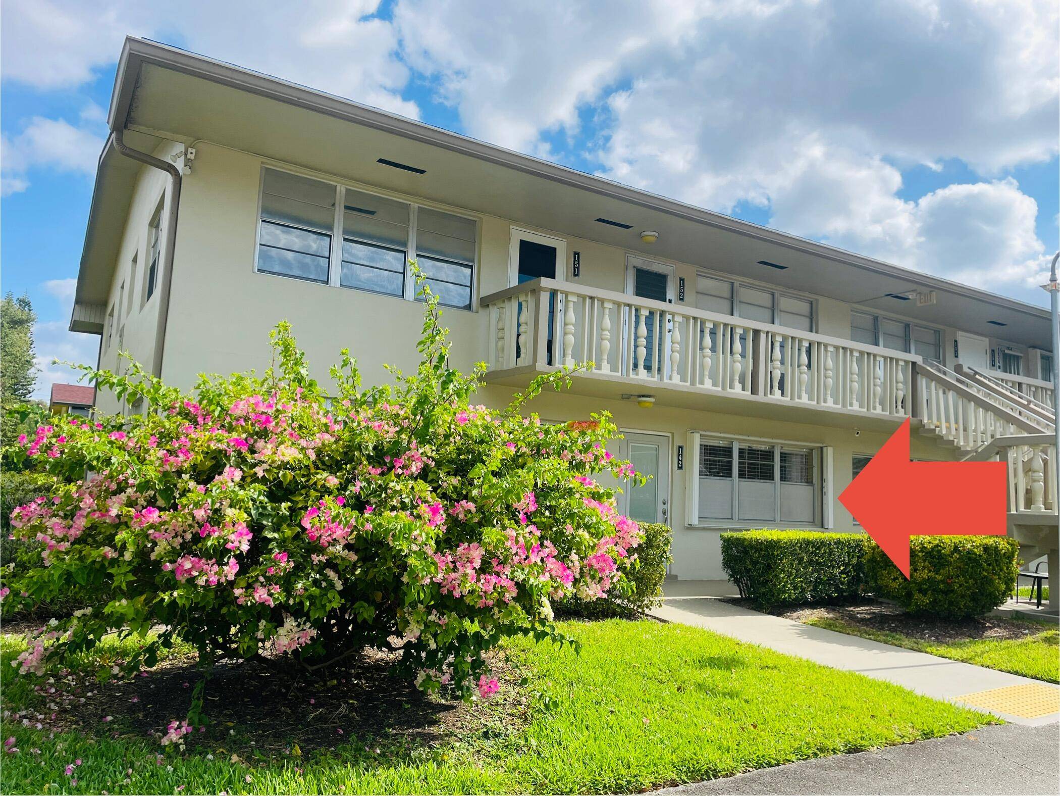 Pristine FIRST FLOOR 1BR 1BA unit in the desirable Sussex H building is ready for you to call home !
