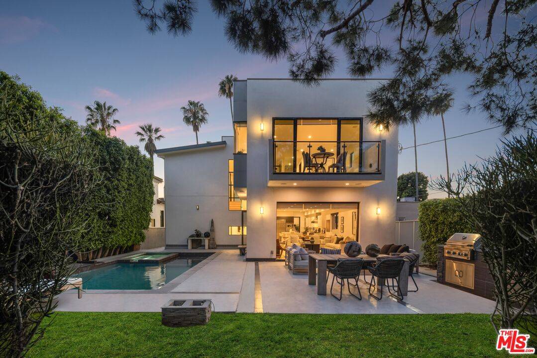 616 N Fuller Ave 7BR Hancock Park La