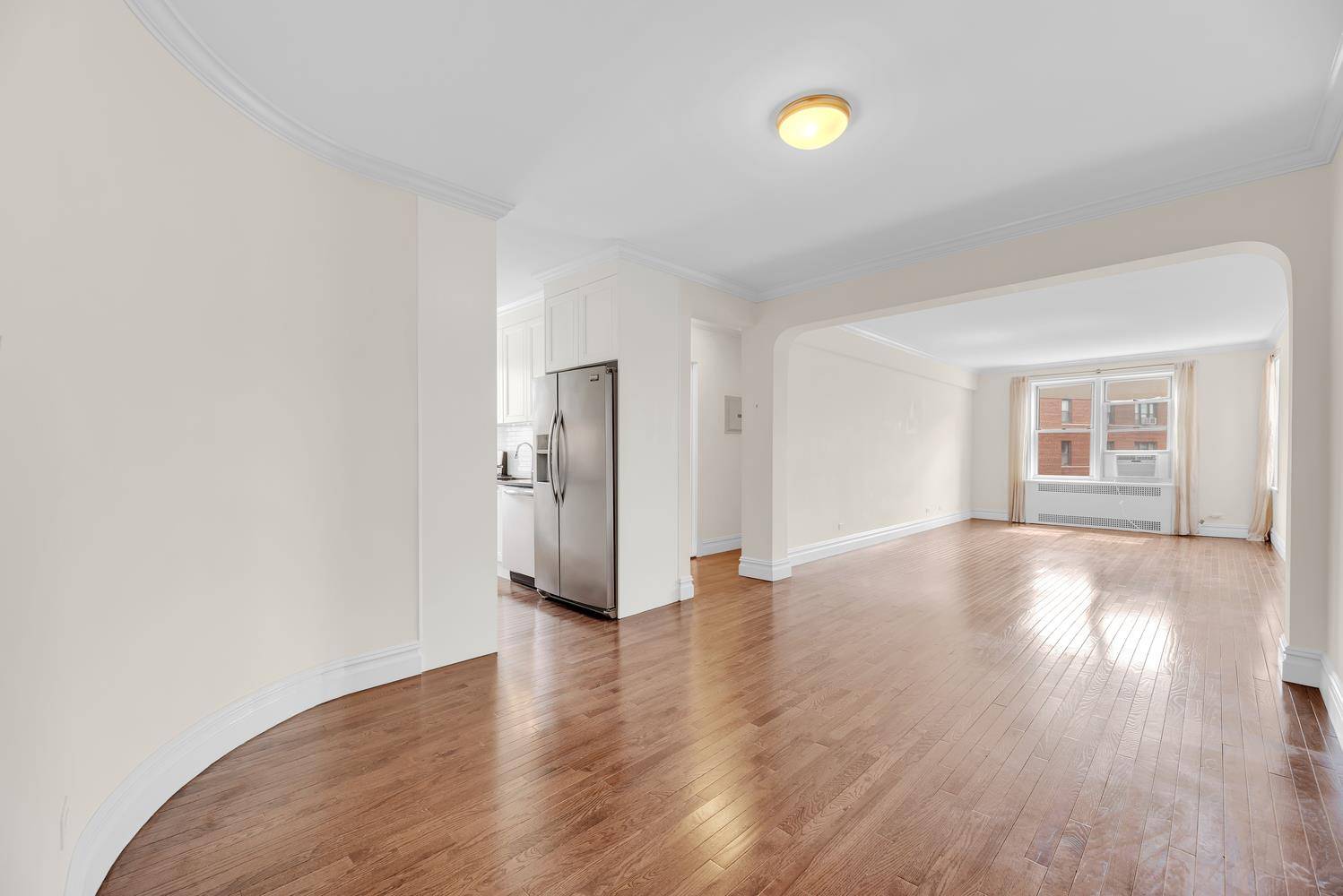 A really beautiful over sized one bedroom with three exposures on the top floor that has been gut renovated, and is ready to move in.