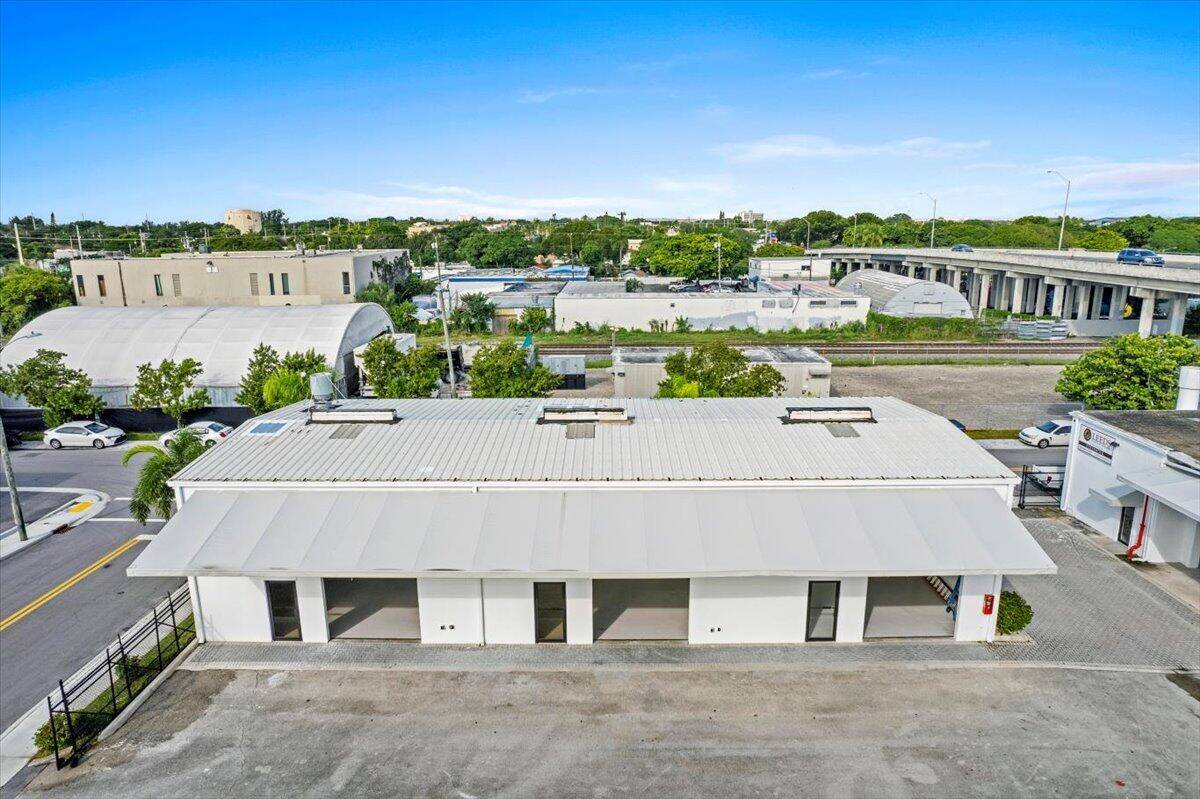 Incredible opportunity to acquire this multi use commercial warehouse located immediately south of Southern Blvd.