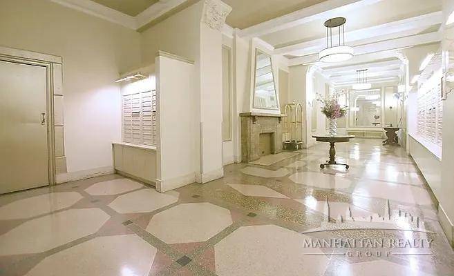 Abundant Natural Light, 24 Hour Doorman, and On Site LaundryPrime East Village LocationExperience the charm of this west facing studio in the heart of the vibrant East Village.