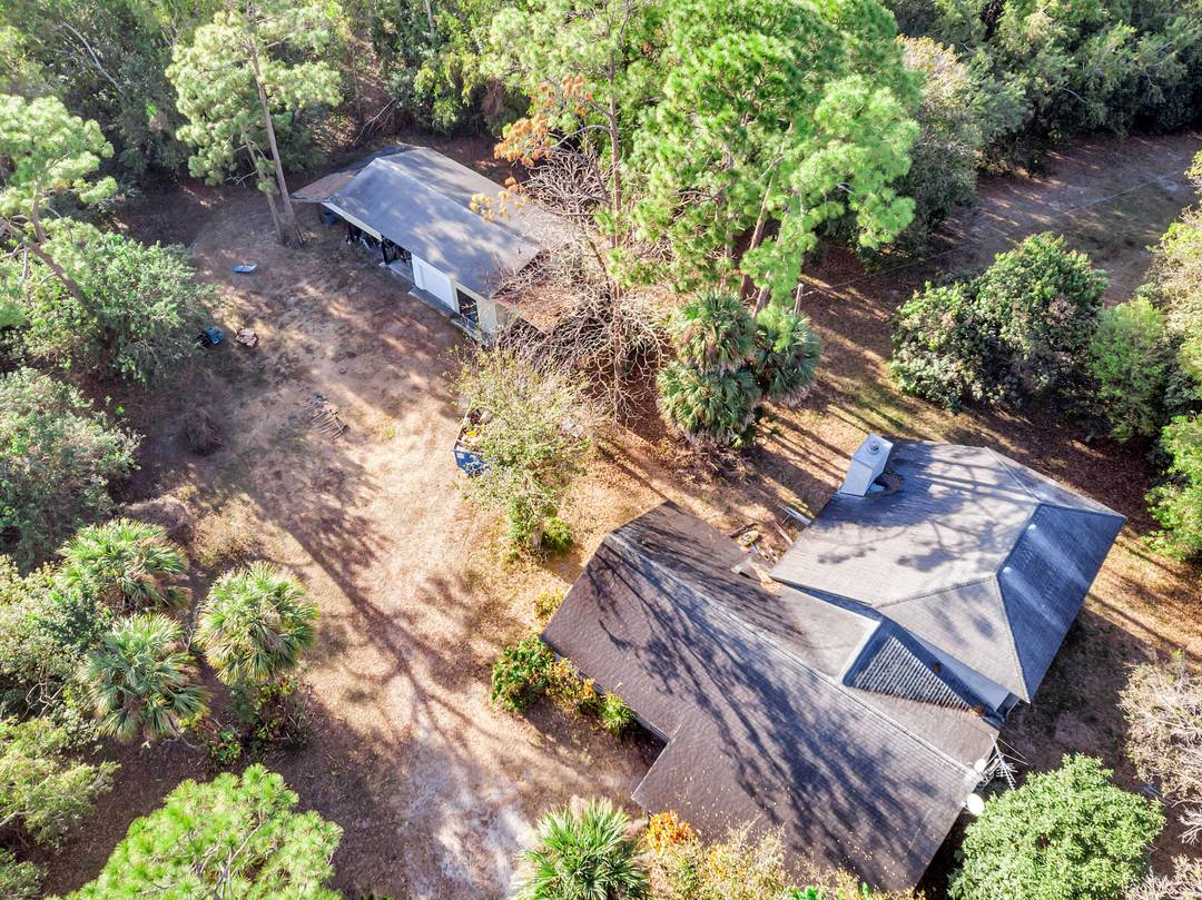 Live Where the World Comes to Ride Welcome to your own slice of equestrian paradise just minutes from Wellington, the heart of the horse world.