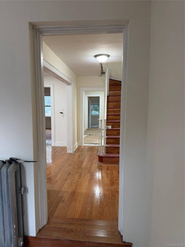 Excellent Brick Full house for rent in the heart of Astoria, Queens.