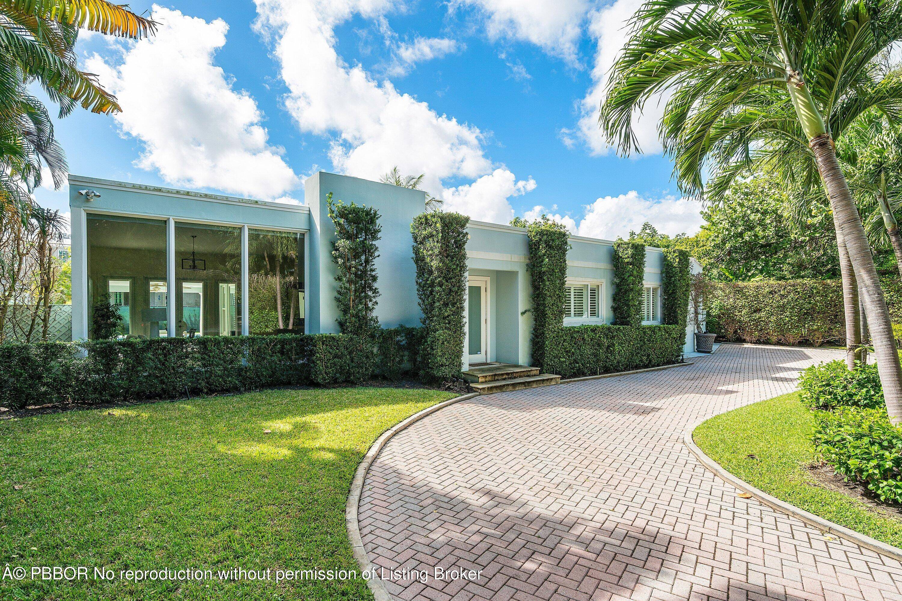 Located on the sought after North End of Palm Beach, this property offers a 100' x 127' lot on the sunny south side of Mockingbird Trail, one of the only ...