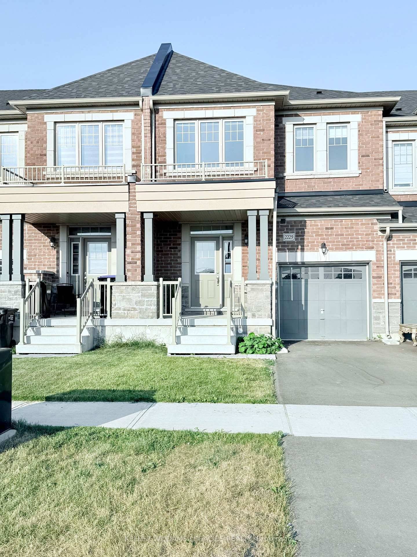 Stunning 2 Year New Freehold Townhome in Alcona Fully Upgraded amp ; Move In Ready !