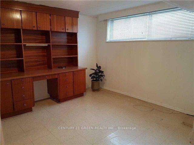 Beautiful and Cozy One Bedroom basement apartment in a quiet, family oriented neighbourhood.
