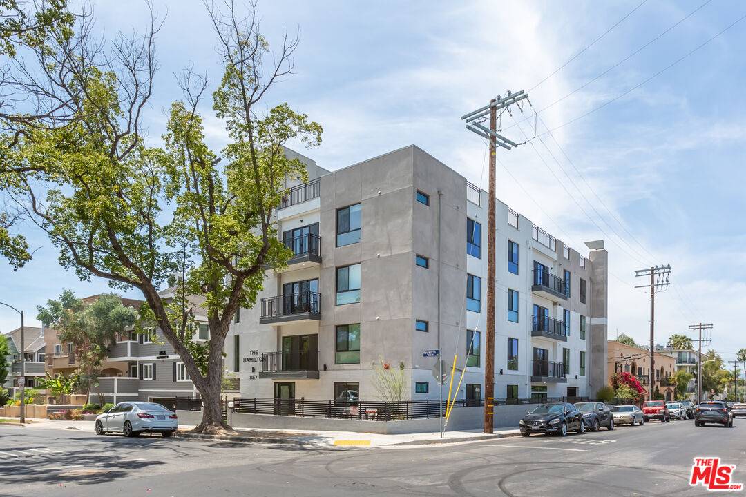 857 N Hayworth Ave 3BR Hollywood Hills East La