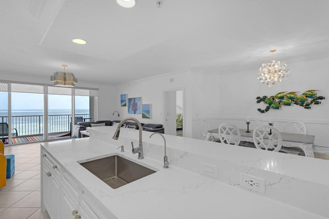 A must see direct oceanfront residence !