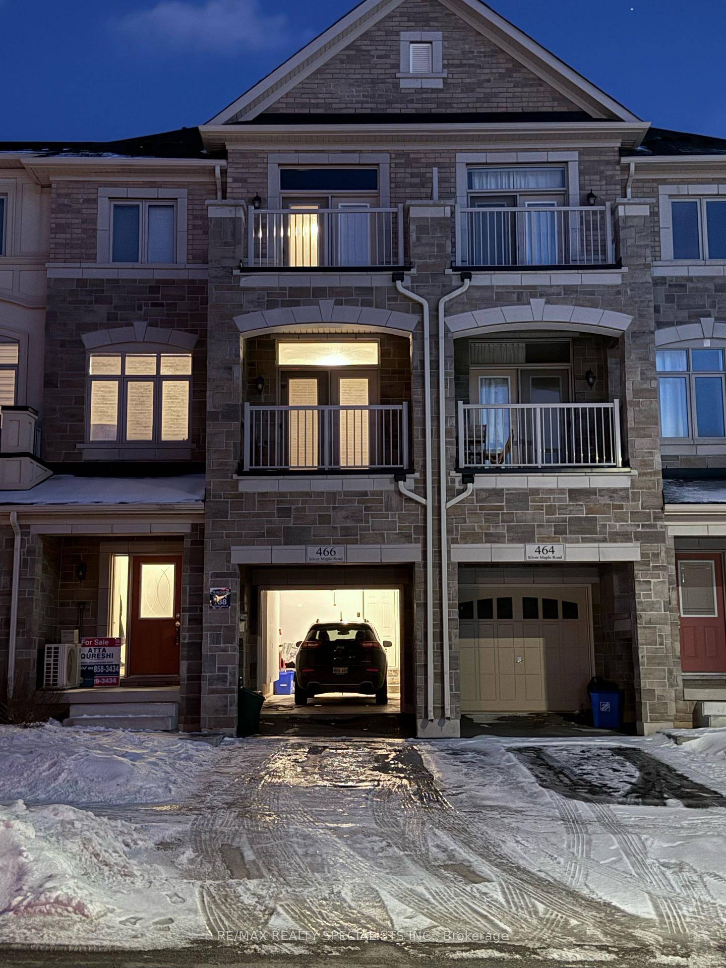 Stunning Townhome by Starlane Homes in a Highly Sought After Oakville Neighborhood !