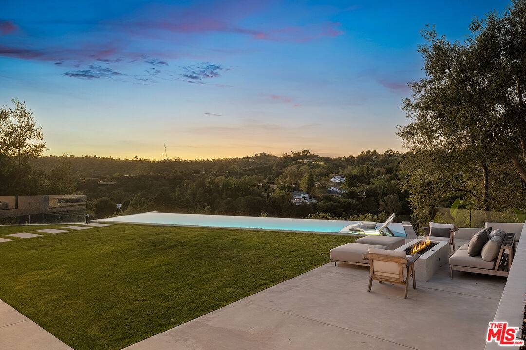 9715   Arby Dr 4BR Beverly Hills Post Office | B.H.P.O. La