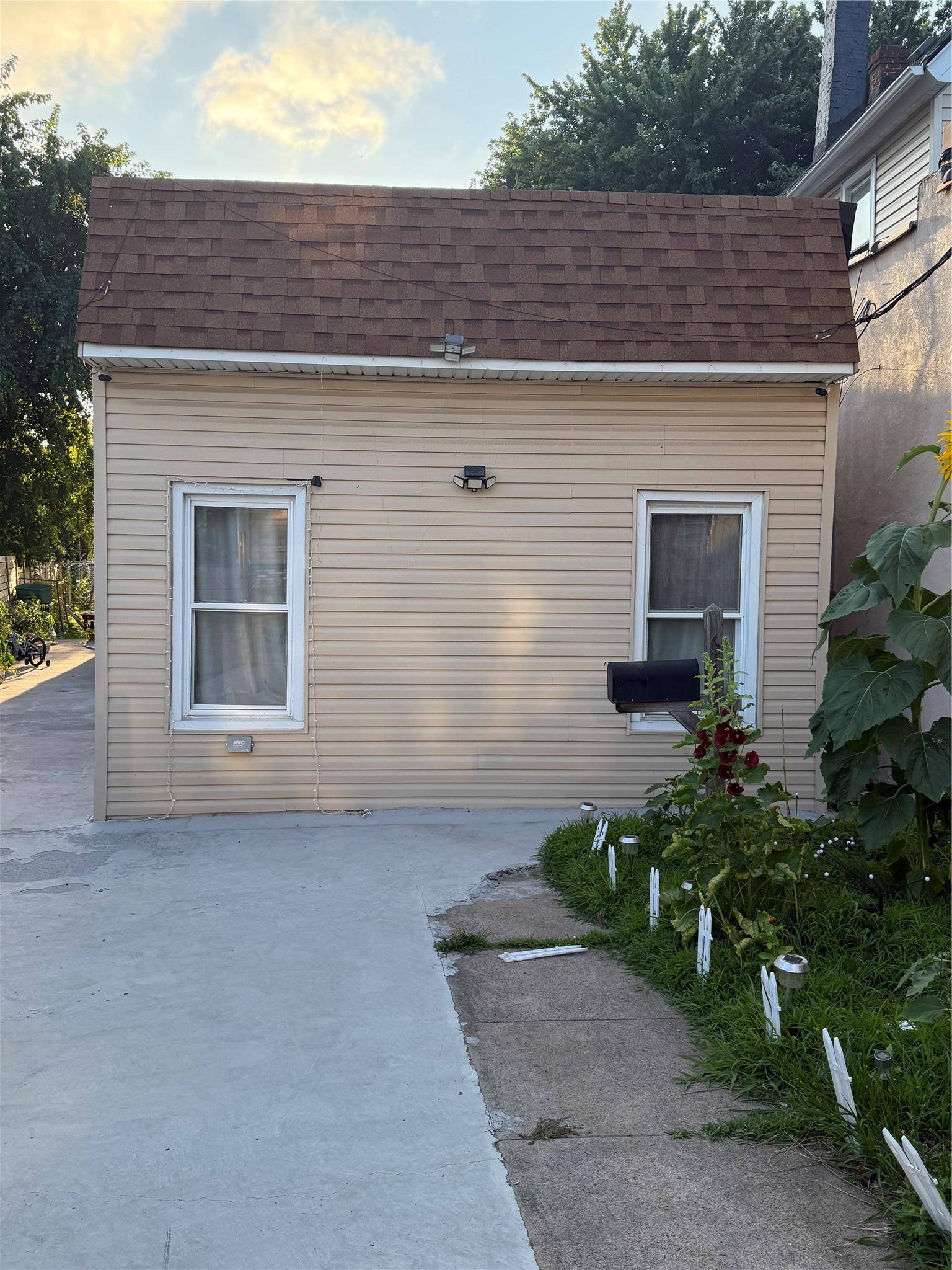 For Sale Beautiful Single Family Home Prime Staten Island Location !