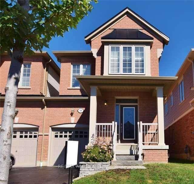 Beautiful and Spacious 3 Bed room Semi Detached Home Featuring 9' smooth ceiling, hardwood floor on Main, and a cozy Gas fireplace, enjoy a large eat in kitchen with upgraded ...