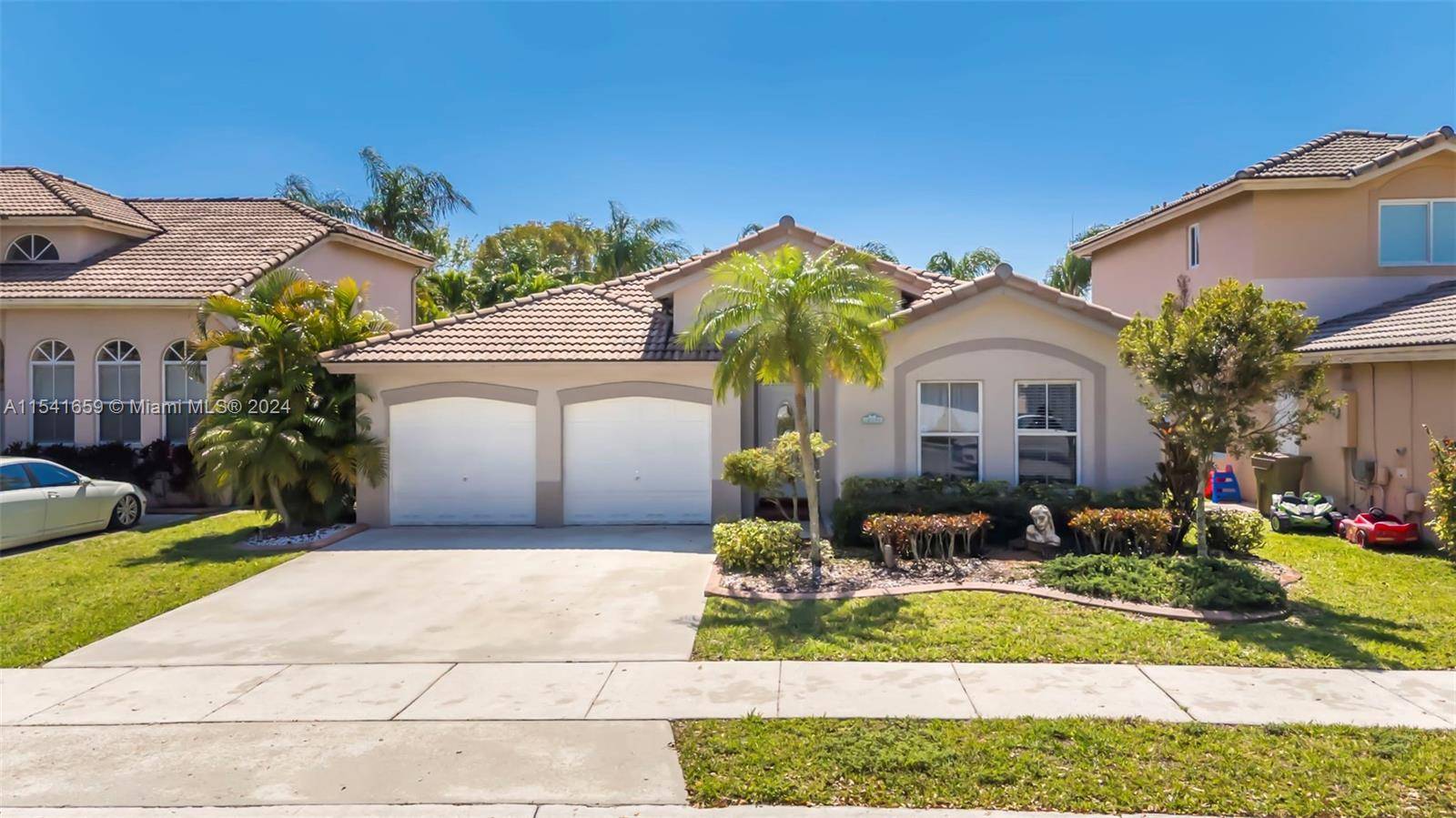 Beautiful 3 bedroom bonus room, 2.