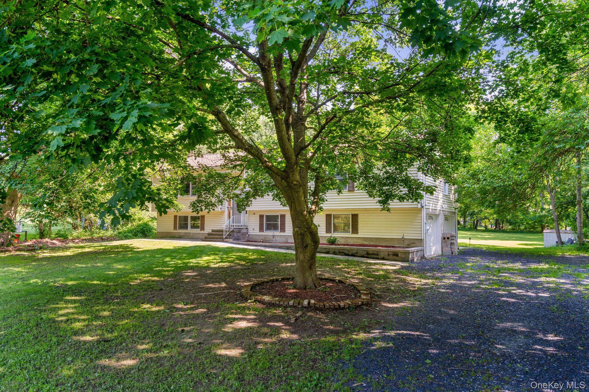 Welcome to 331 E Searsville Road in the heart of Montgomery, NY !