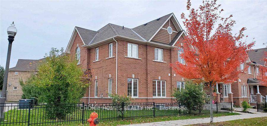 Your Dream Home Awaits ! From Your Well Appointed Kitchen Walkout To A Second Level Veranda For Entertaining amp ; Enjoying Patio Dining.