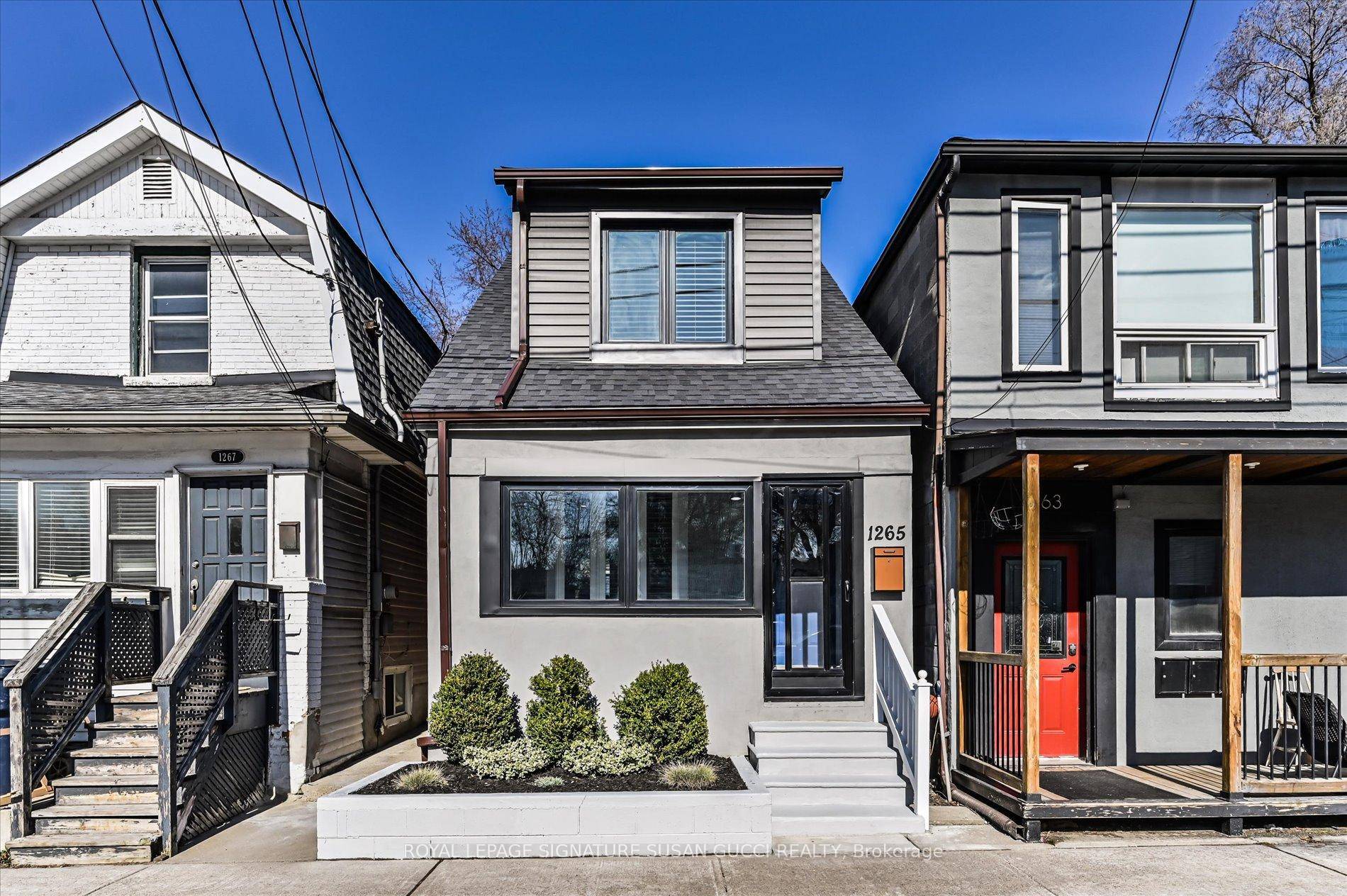 Welcome to 1265 Woodbine Avenue a beautifully renovated, fully detached 3 bedroom, 2 storey home where all you need to do is move in and enjoy.