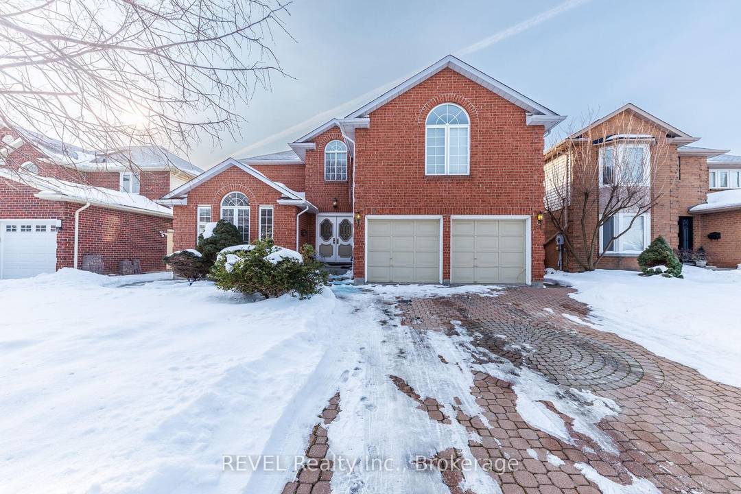 Executive 2 storey home for lease in the highly desirable Grapeview neighbourhood of St.