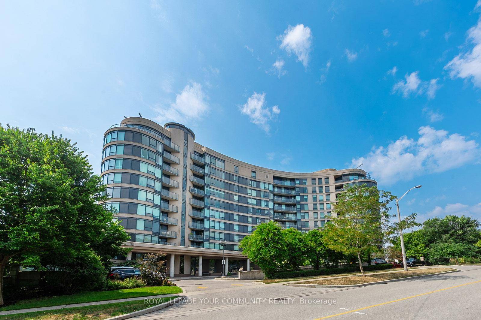 Welcome to 18 Valley Woods Rd, set in the highly sought after Parkwoods Donalda neighbourhood.