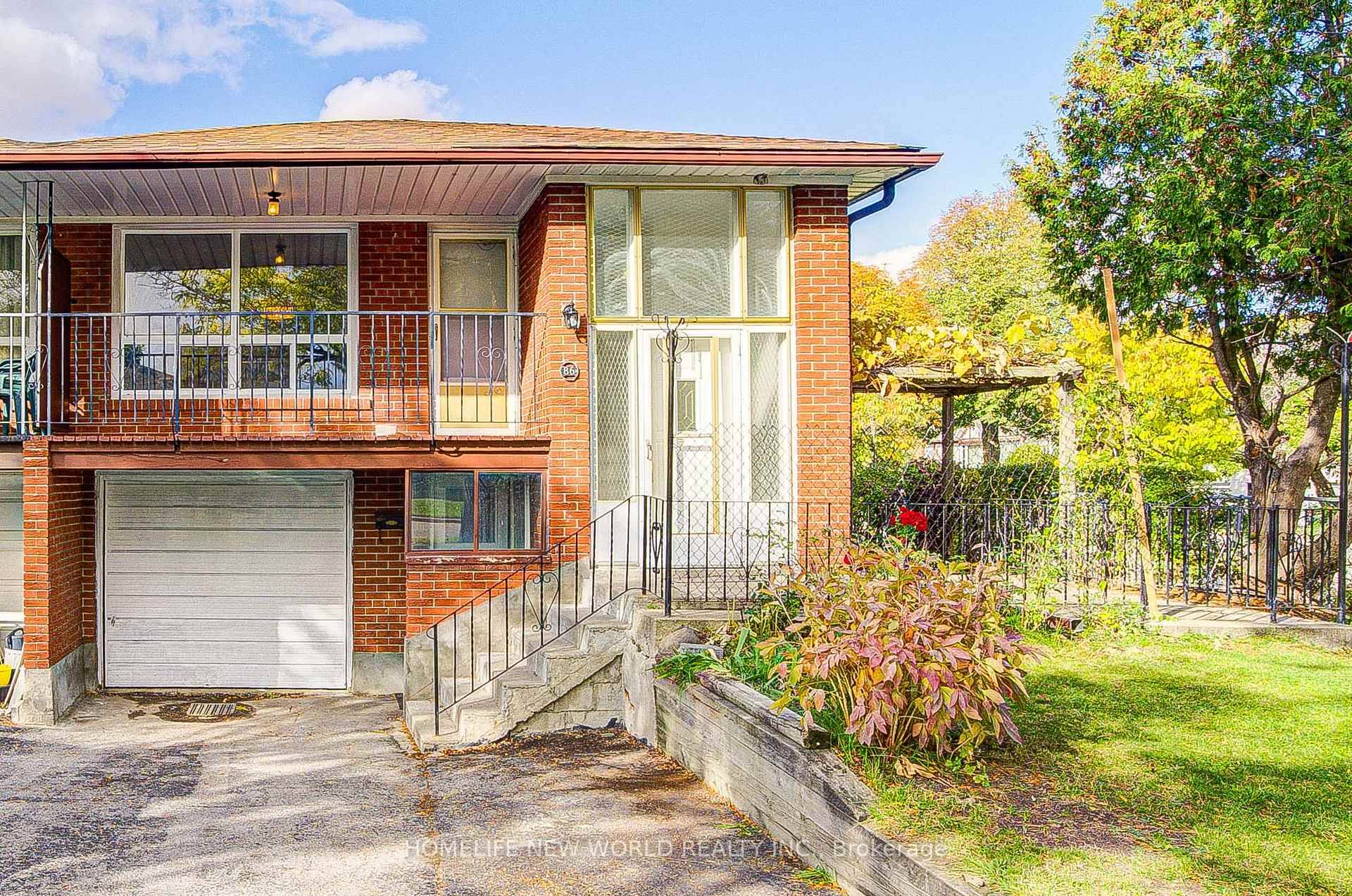 North York Location ! Newly Renovated Cozy All Brick Family Home On A 27.