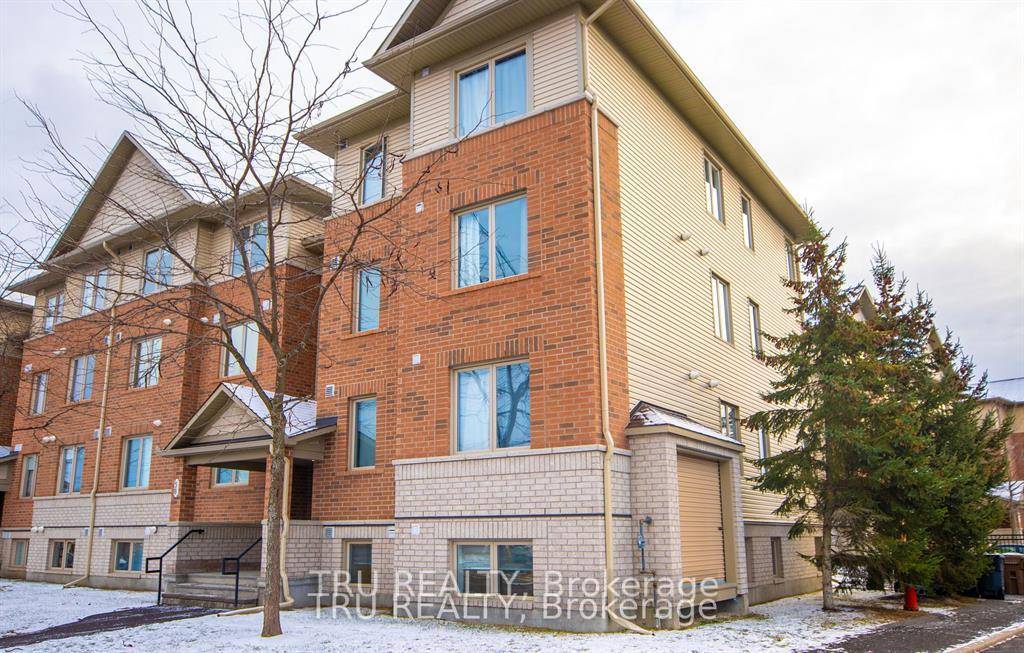 Welcome to 58 Barnstone, Lower Level Corner Unit 2 Bedrooms Den 1.