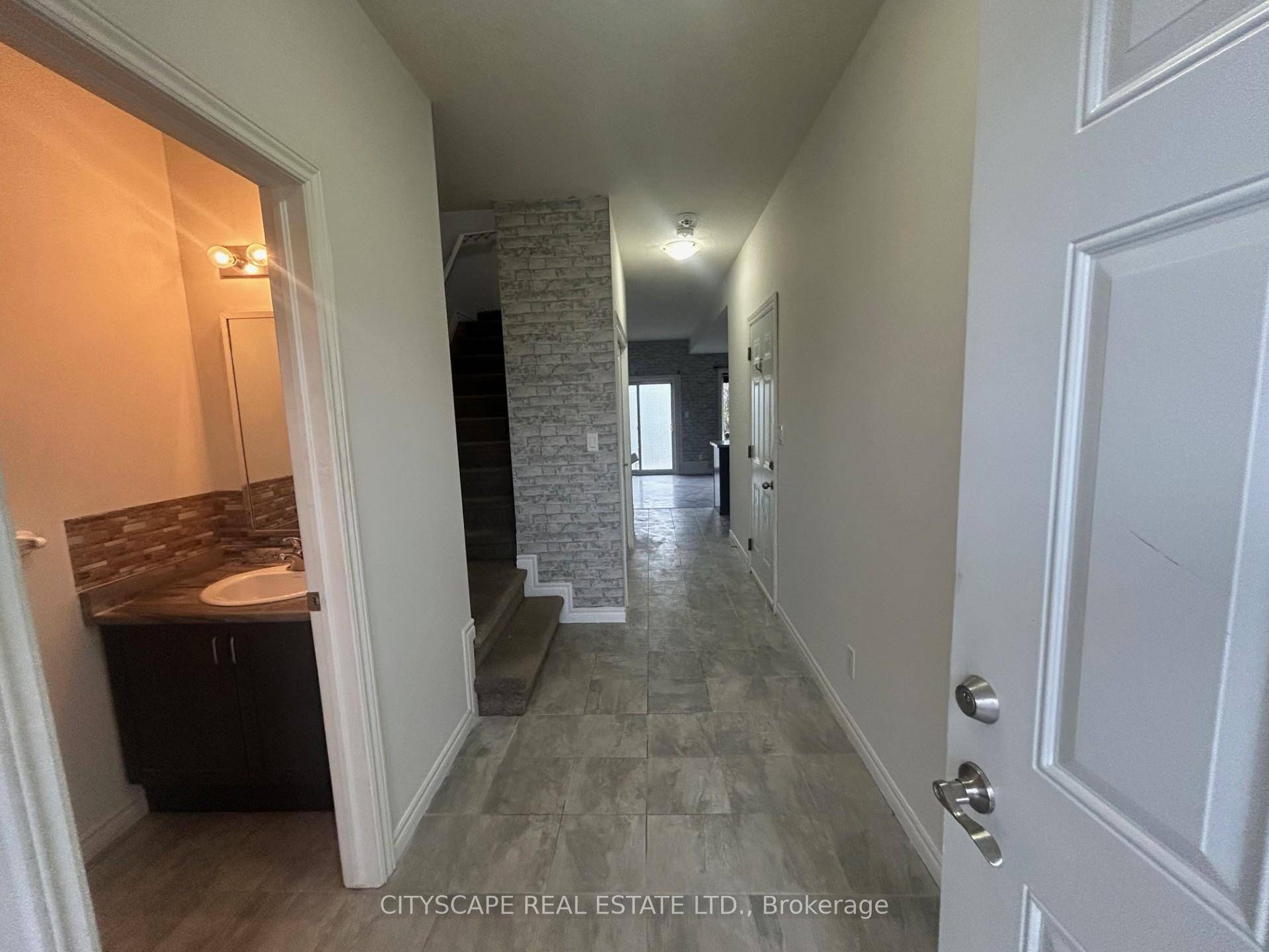Beautiful spacious townhouse to rent in Norwich with a Finished basement.