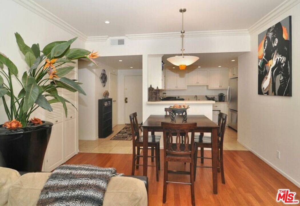 660  N Sweetzer Ave 2BR Beverly Grove La