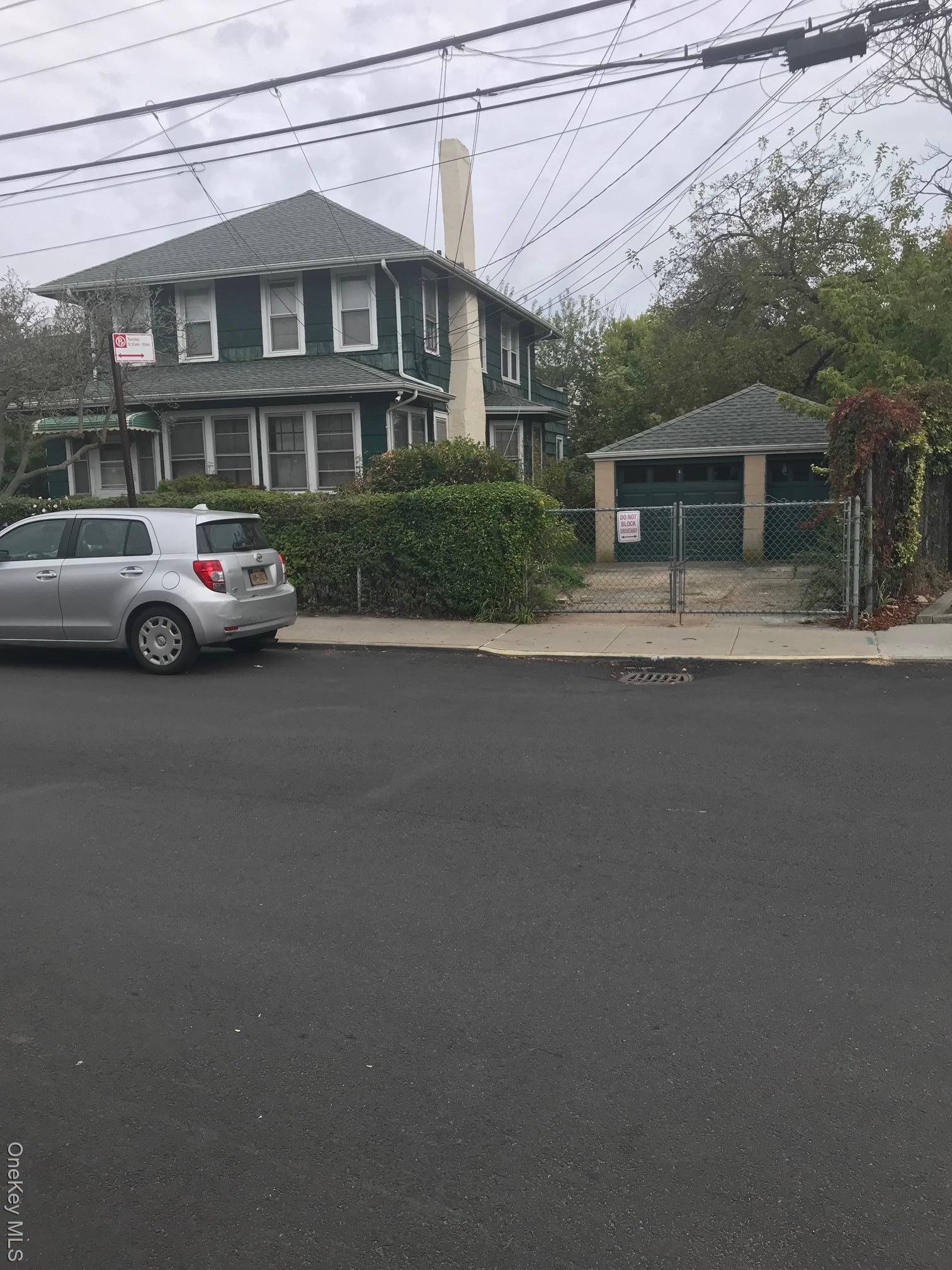 Investor choice for building, large lot 65x125, Sold as is.