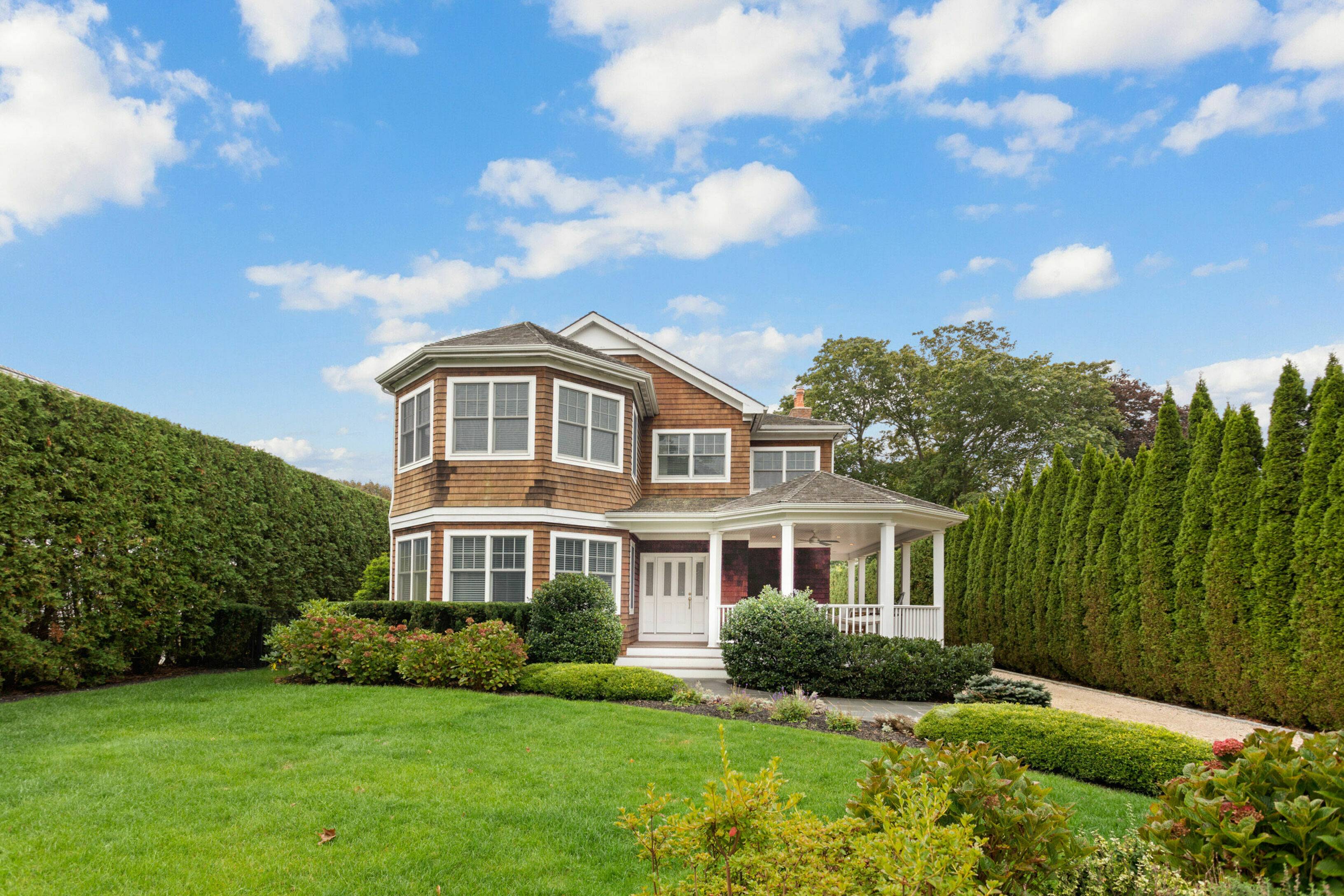 Beautiful Southampton Village Retreat with Pool House