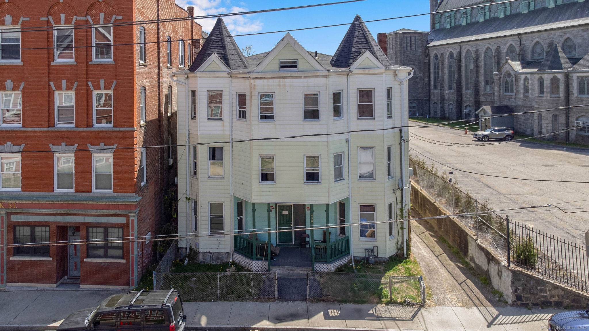 Great opportunity for a value add property in Waterbury's Brooklyn neighborhood.
