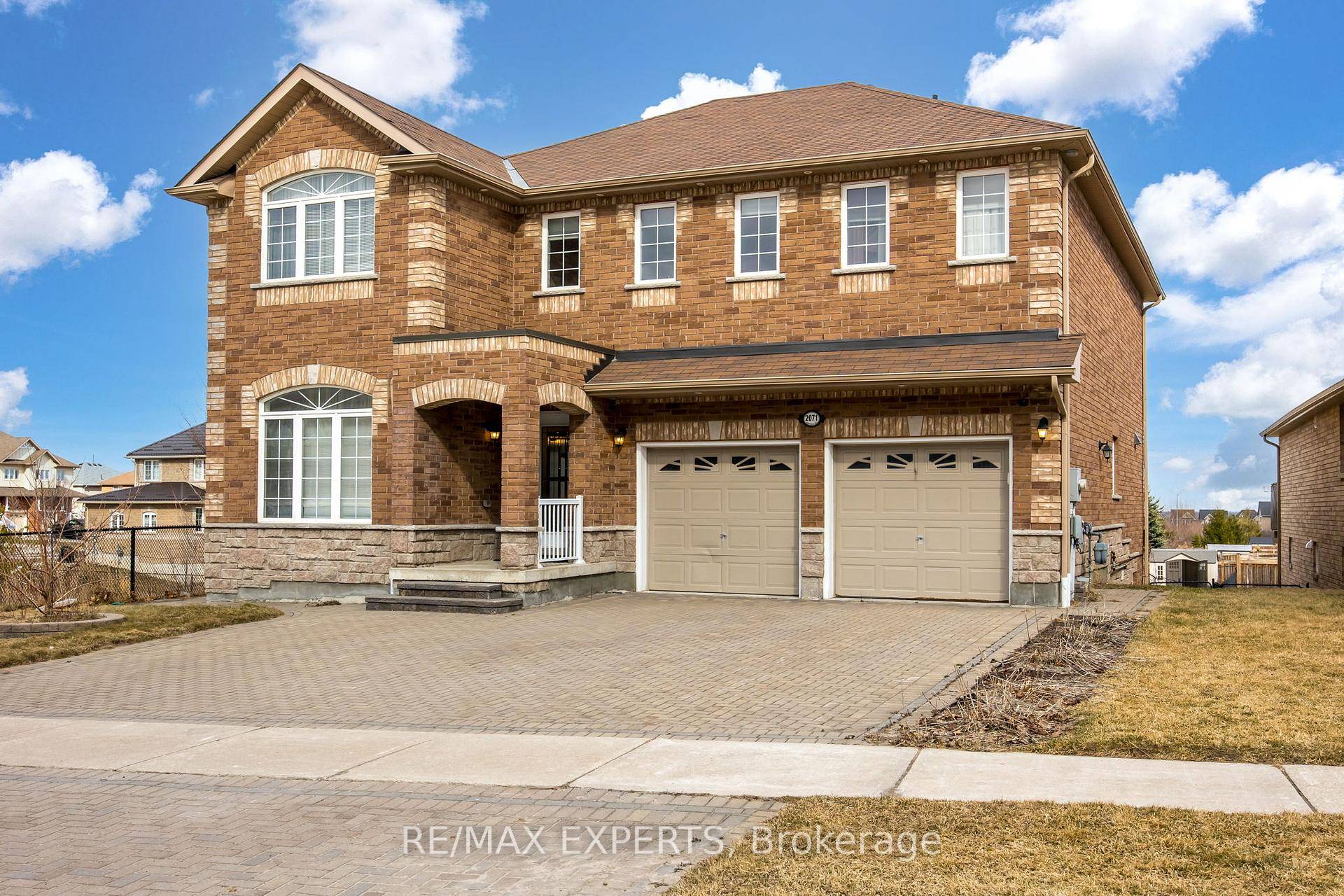 Experience the perfect blend of elegance, comfort, and functionality in this beautifully upgraded 4 1 bedroom, 4 bathroom detached home nestled in one of Innisfil's most desirable family neighbourhoods.