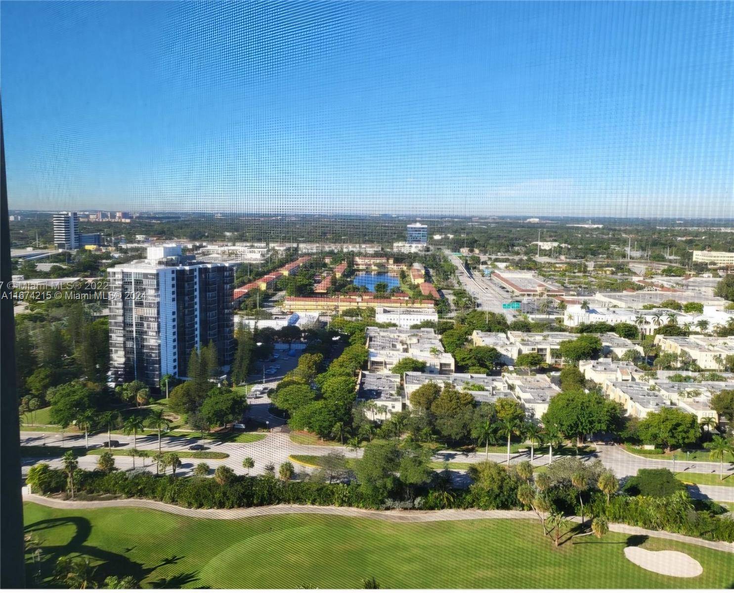 Wonderful Penthouse in the heart of Aventura with a renovated kitchen, stainless steel appliances, granite countertops, wood flooring.