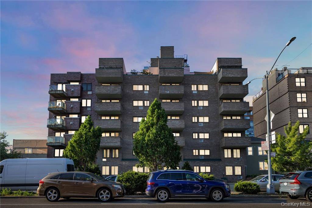 Absolutely superb location right on the border of the two most popular South Brooklyn neighborhoods, Brighton Beach and Sheepshead Bay !