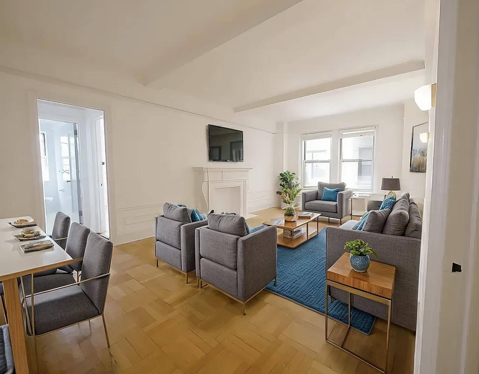 Gorgeous And Spacious One Bedroom Apartment Right Across Central Park !