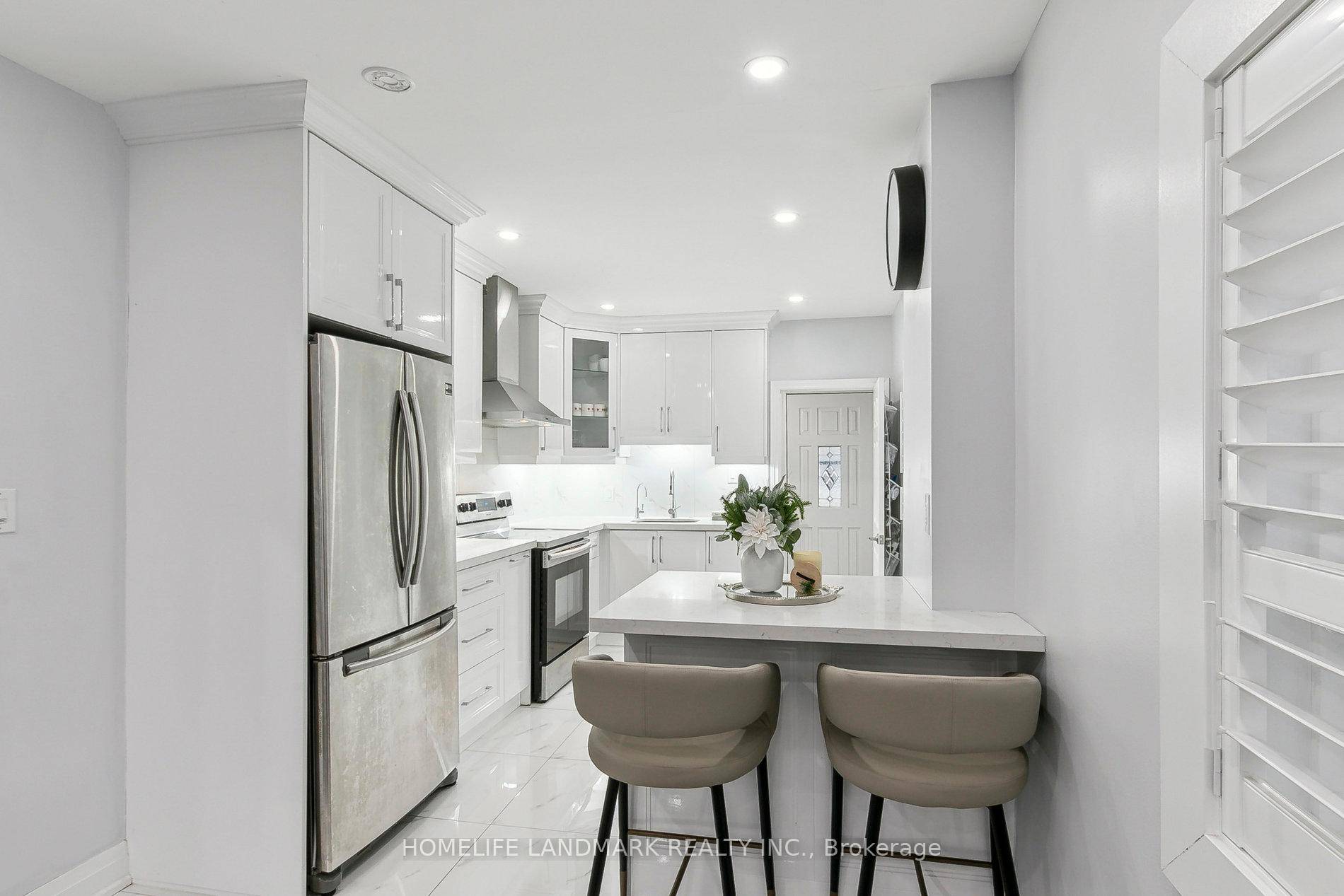 Welcome To 35 Wallington Ave In A Quite amp ; Friendly Neighbourhood.