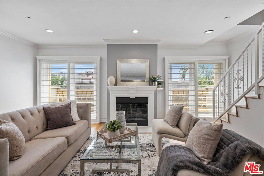 123  S Clark Dr 3BR Beverly Grove La
