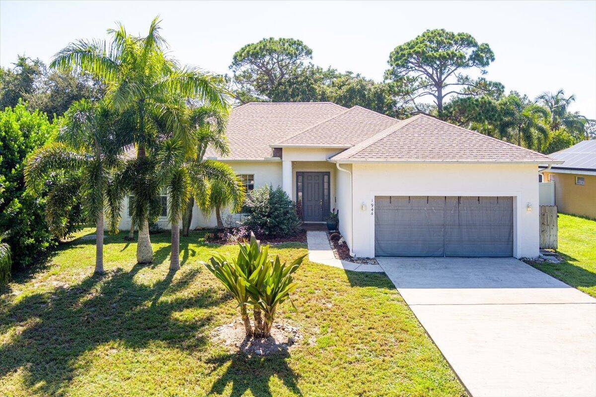 THE SEARCH IS OVER ! COME SEE THIS SOLID CBS 3 2 2 HOME LOCATED CLOSE TO SHOPS, RESTAURANTS, AND MAJOR HIGHWAYS.