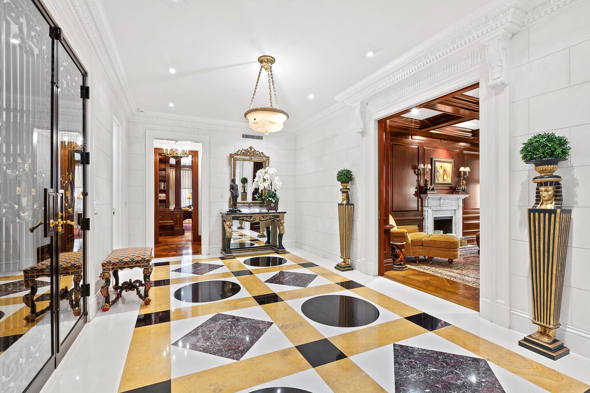 Welcome to apartment 5A at beautiful 625 Park Avenue.
