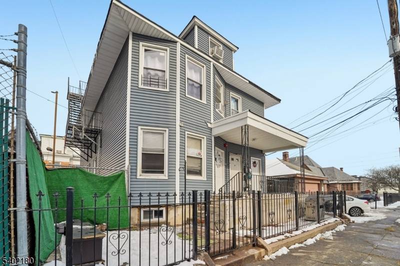 Fantastic opportunity to own a solid income producing 5 family property, ideal for investors seeking steady cash flow and long term appreciation.