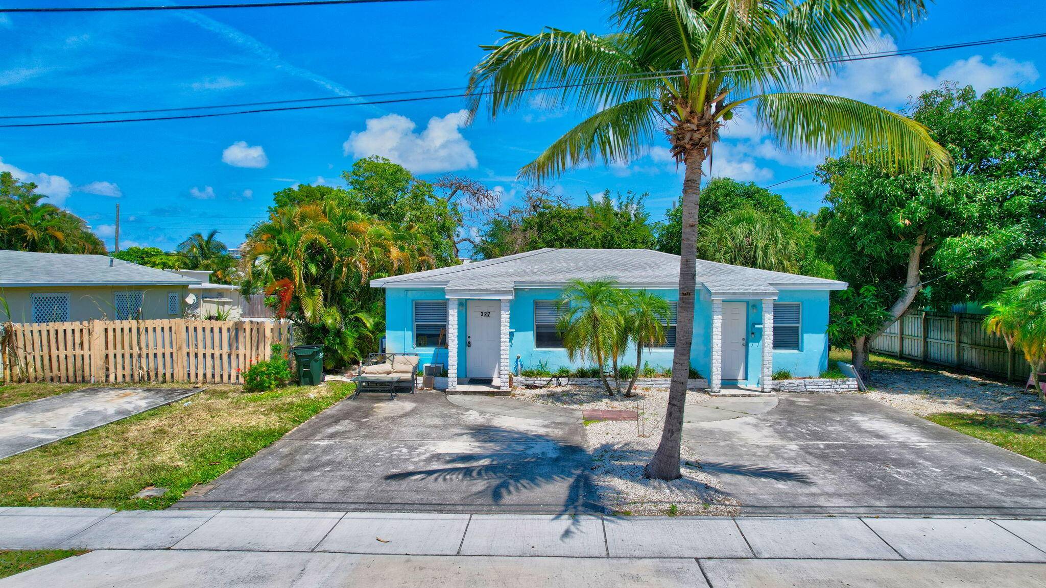 Welcome to the ''multi'' opportunity property at 327 SE 3rd Ave in Osceola Park in Delray Beach East of Swinton and 3 blocks South of Atlantic Ave.