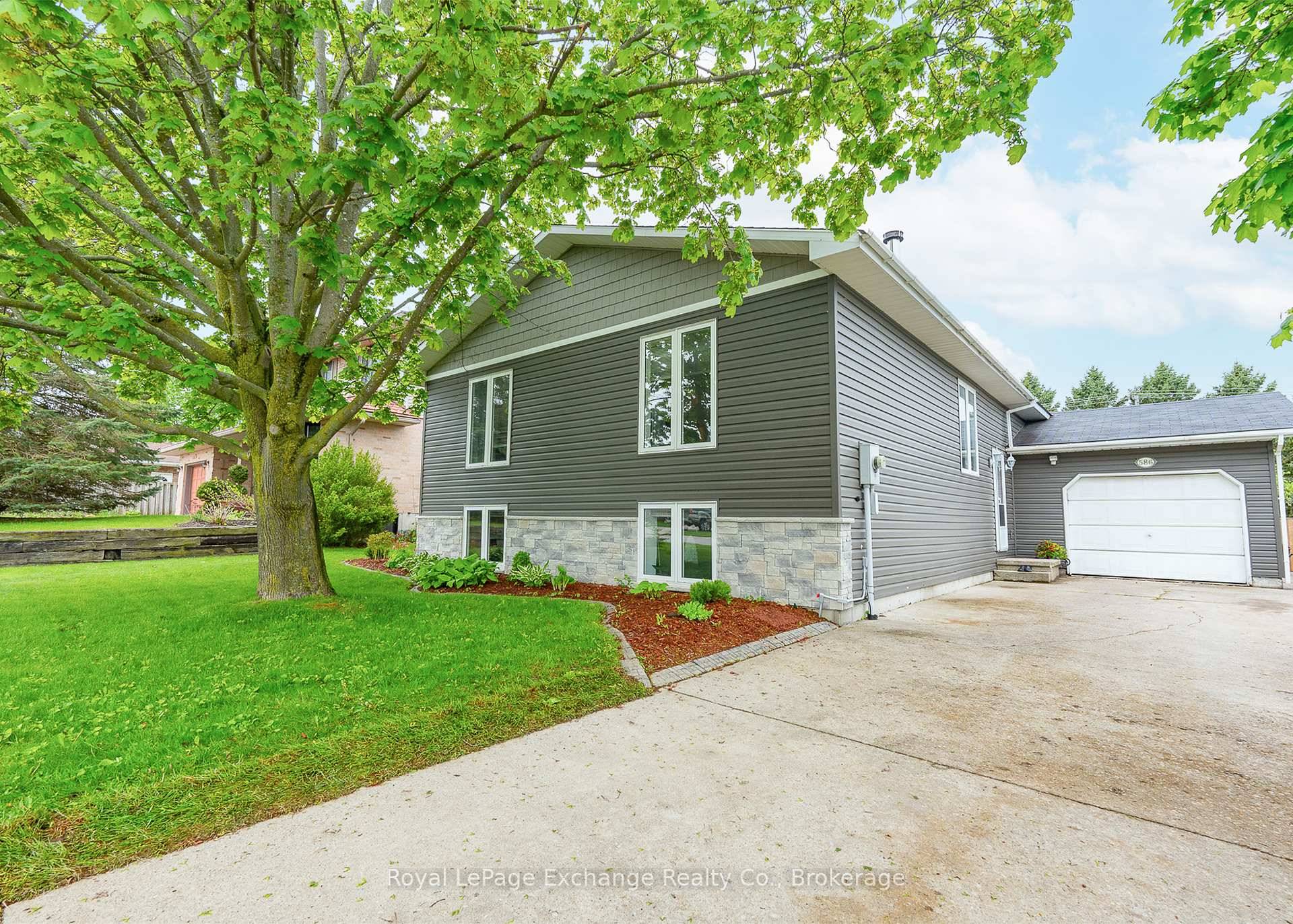 Welcome to this well maintained 4 bedroom, 2 bathroom raised bungalow located on McGaw Street in the charming town of Kincardine.