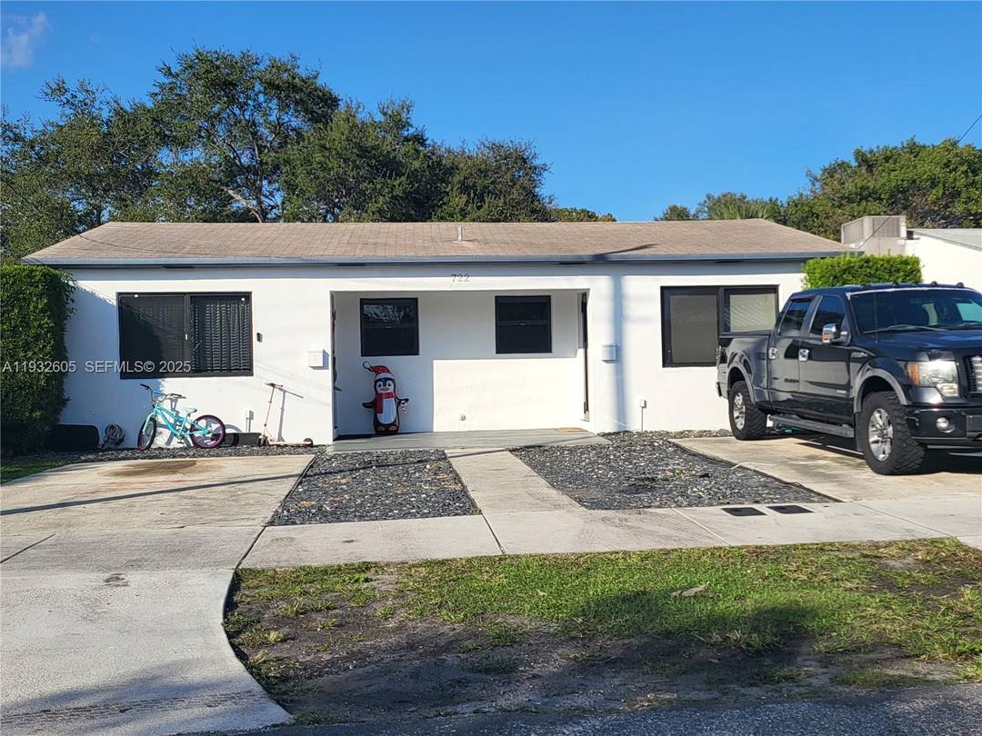 Excellent opportunity to own a turn key duplex in one of Hallandale s most sought after neighborhoods.
